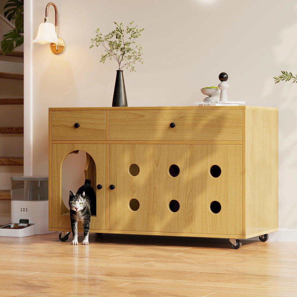 Katzenklo-Schrank aus Holz mit Schubladen und Rollen