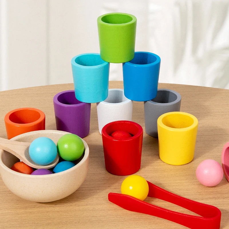 Montessori-Farbzuordnungsspiel aus Holz mit Bechern