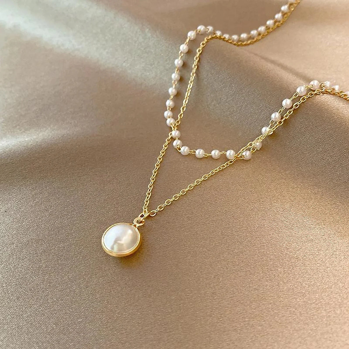 Elegante doppelreihige Perlenkette, zeitlos und elegant, Gold