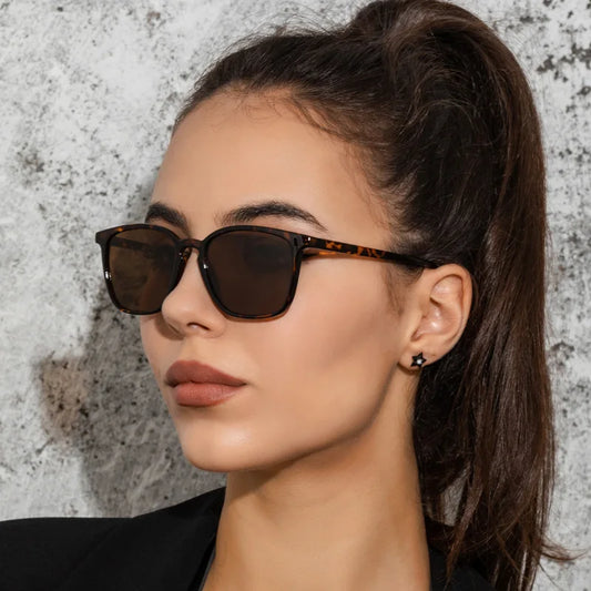 Stilvolle Sonnenbrille Eckig Spiegelglas