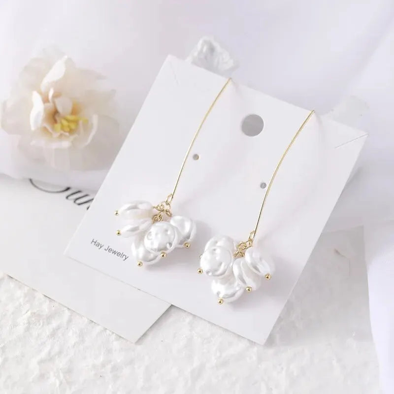 Elegante, hängende Ohrringe mit Perlen, zeitlos und elegant., Ansicht 4